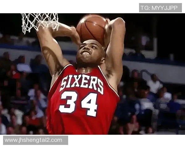 花式足球明星贾巴尔的精彩瞬间与炫酷技艺全景展示 花式足球明星贾巴尔的精彩瞬间与炫酷技艺全景展示